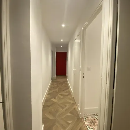 Grand Traversant Et Lumineux, Vue Mer, Dernier Etage, Proche Du Centre-ville Ajaccio (Corsica)